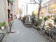 綺麗に舗装された歩道