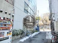 隣接する脇道奥からの景観