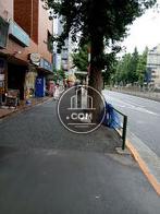 周辺は飲食店も多いです