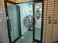 手動式の扉です