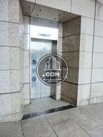 外にあるエレベーター