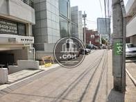 車通りの少ない道です