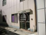 通りから一本入った入り口