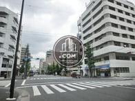 十字路の角地に望めます