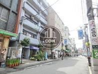 活気のある通りです