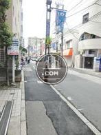 商店街沿いです