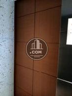 オートロックの先にエレベーター