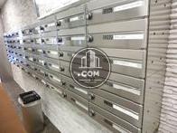 入口に入るとすぐに集合ポストがあります