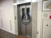 エレベーターは1基になります