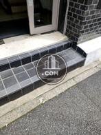 正面玄関は段差があります