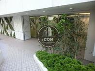 駐車場側の出入口です