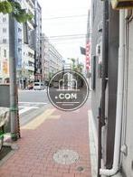 綺麗に整備された玄関前歩道