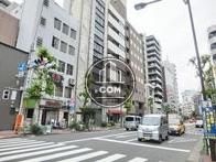 八丁堀駅方面へ向かう公道です