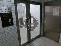 エレベーターホールの入口です