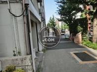 周辺は木々も多く、綺麗に整備されています