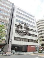 横幅の広いガラス窓