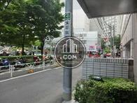 玄関から右方向
