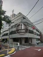 角地に建っている建物です