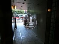 エントランス入口方面