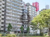 周辺も大きなビルが多いです
