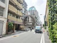 様々なビルが立ち並ぶエリア