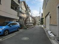 敷地の南側道路です