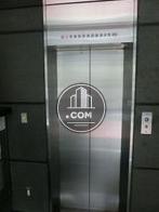 エントランス直ぐにあります