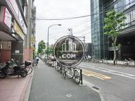 交通量の多い通り