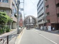 広めの道路です。車通りは適度にあります