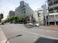 広々とした外苑東通りです