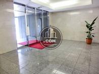 エントランスはゆとりある空間です