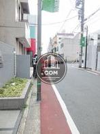 商店街沿いです