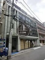 セットバックした構造のオフィス