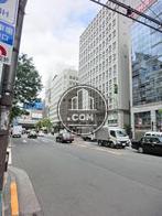 前面は大通りです