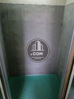 エレベーターの中です