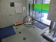 エレベーター前より