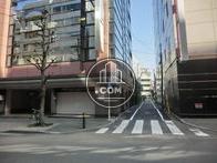脇道にも面しています