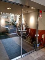 ガラスの自動ドア