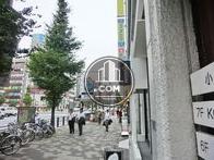 末広町駅の乗り場入り口がすぐです