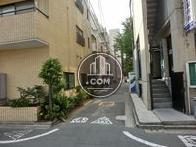 ３面が道路に面しています