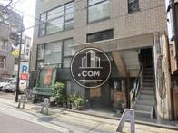 エレベーターまで扉はございません