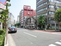 交通量の多い通り