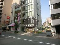 ビル裏手には国立劇場