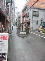 綺麗に舗装された通りです