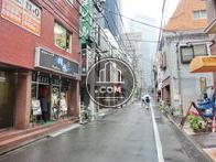 車はさほど通りません
