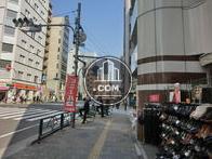 前面歩道は広めです