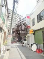 路地の突き当りに確認出来ます