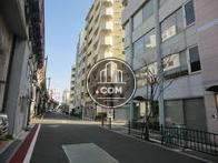 線路沿いにございます