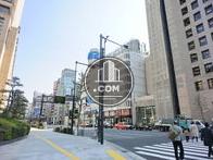 先には在来線が通ります