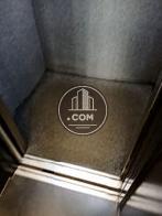 エレベーター内部